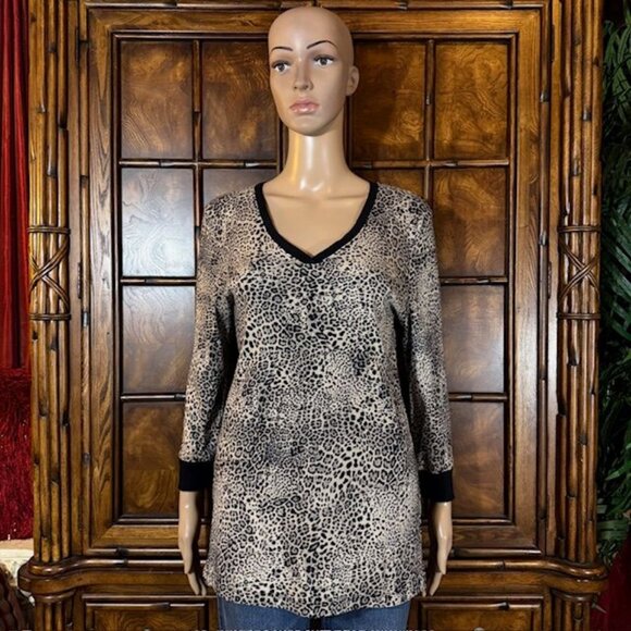 NWOT Jones New York Cotton Couture Leopard Black Tipped Vneck Top - Picture 2 of 16